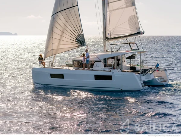 Lagoon 40 - Yacht Charter Sailica