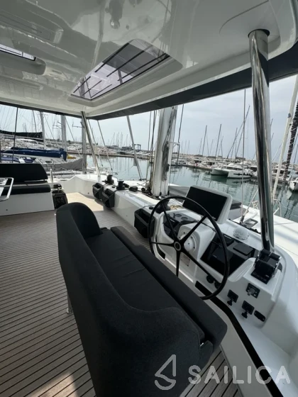 Lagoon 55 - Yacht Charter Sailica
