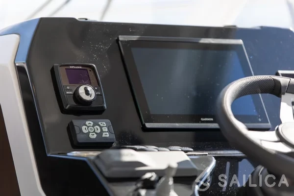 Antares 11 Fly - Yacht Charter Sailica