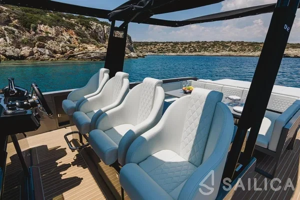 D42 Open - Yacht Charter Sailica