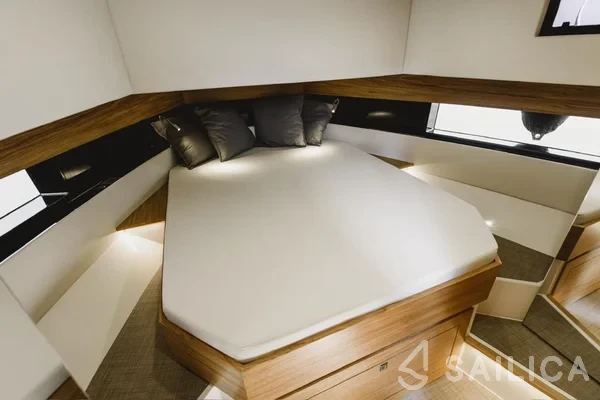 D42 Open - Yacht Charter Sailica