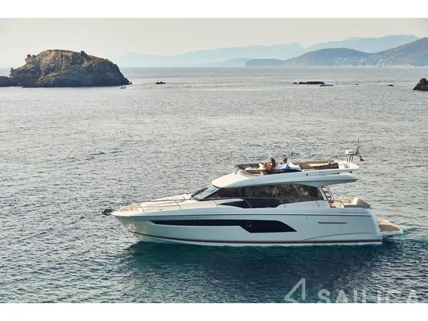 Prestige 520 Flybridge - Yacht Charter Sailica