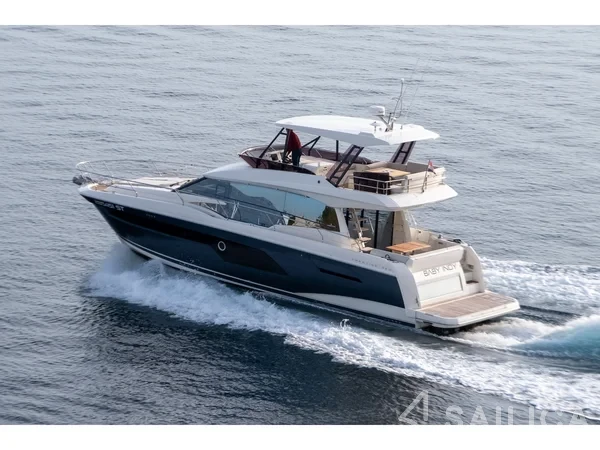 Prestige 520 Flybridge - Yacht Charter Sailica