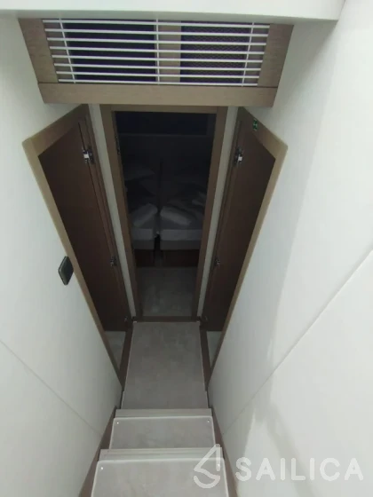 Prestige 520 Flybridge - Yacht Charter Sailica