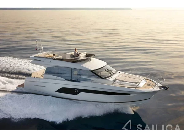 Prestige 520 Flybridge - Yacht Charter Sailica