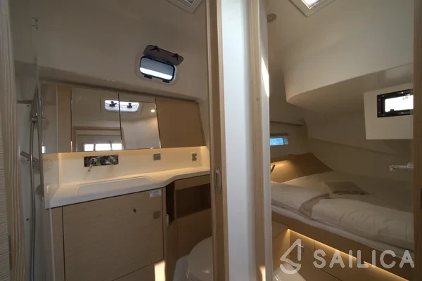 Hanse 410 - Yacht Charter Sailica