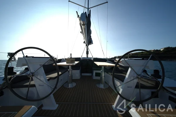 Hanse 410 - Yacht Charter Sailica