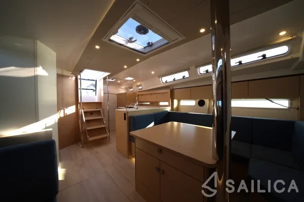 Hanse 410 - Yacht Charter Sailica
