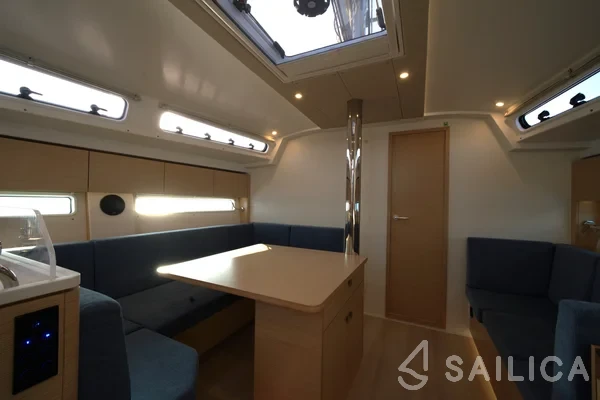 Hanse 410 - Yacht Charter Sailica