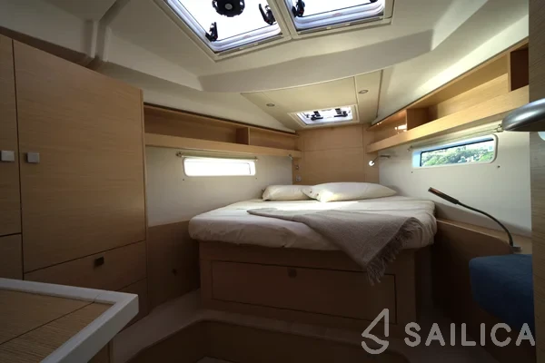 Hanse 410 - Yacht Charter Sailica