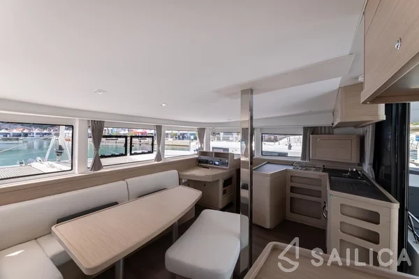 Lagoon 42 - Yacht Charter Sailica