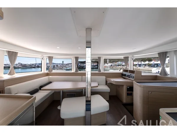 Lagoon 42 - Yacht Charter Sailica