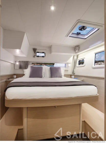 Lagoon 42 - Yacht Charter Sailica