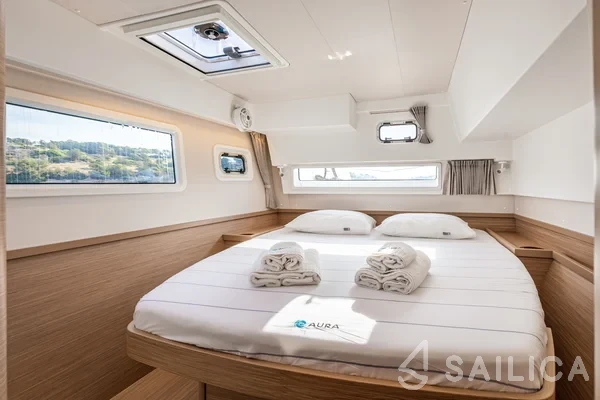 Lagoon 42 - Yacht Charter Sailica