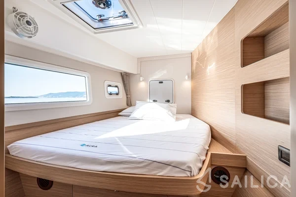 Lagoon 42 - Yacht Charter Sailica