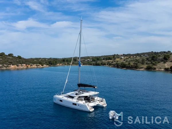Lagoon 42 - Yacht Charter Sailica