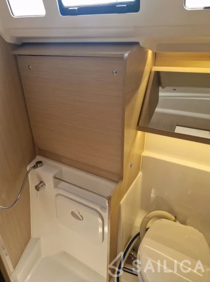 Oceanis 40.1 - Yacht Charter Sailica