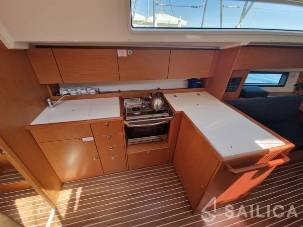 Bavaria C42 - Yacht Charter Sailica