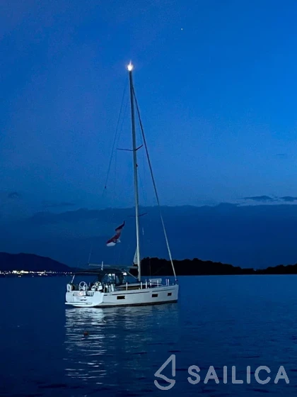 Bavaria C42 - Yacht Charter Sailica