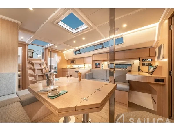 Bavaria C42 - Yacht Charter Sailica