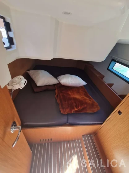 Bavaria C42 - Yacht Charter Sailica