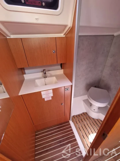 Bavaria C42 - Yacht Charter Sailica