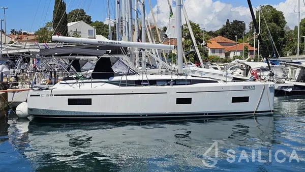 Bavaria C38 - Yacht Charter Sailica
