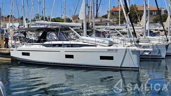 Bavaria C38 - Yacht Charter Sailica