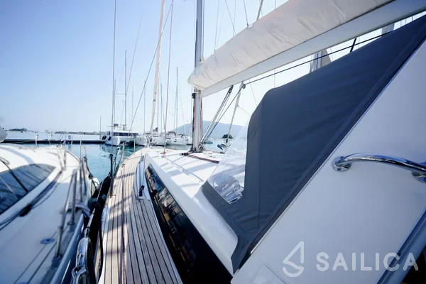 Oceanis 45 - Yacht Charter Sailica