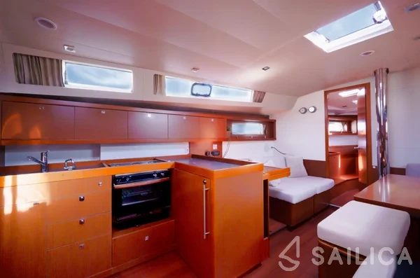 Oceanis 45 - Yacht Charter Sailica