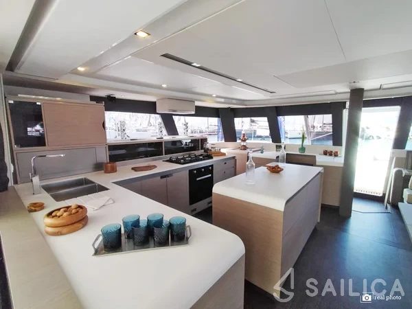 Samana 59 - Yacht Charter Sailica