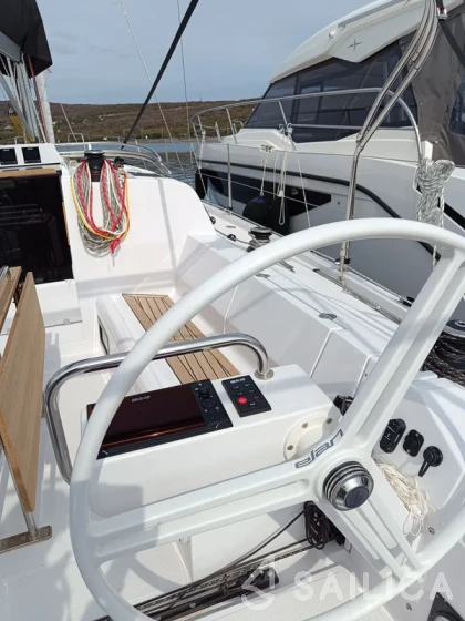 Elan E4 - Yacht Charter Sailica