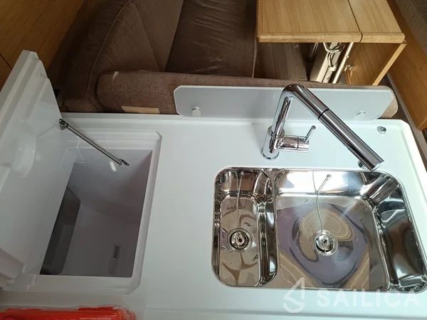 Elan E4 - Yacht Charter Sailica