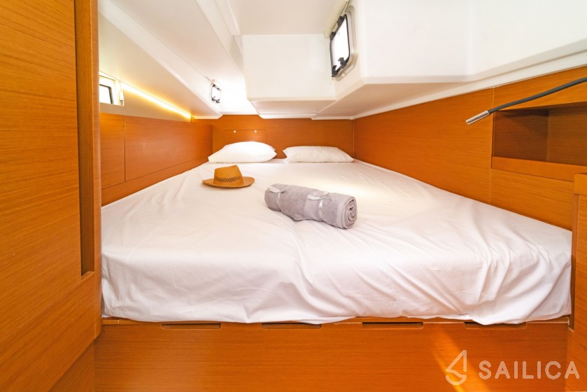 Sun Odyssey 490 - Yacht Charter Sailica