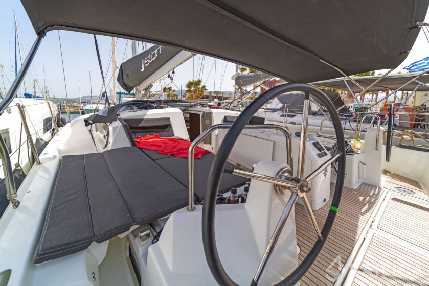 Sun Odyssey 490 - Yacht Charter Sailica