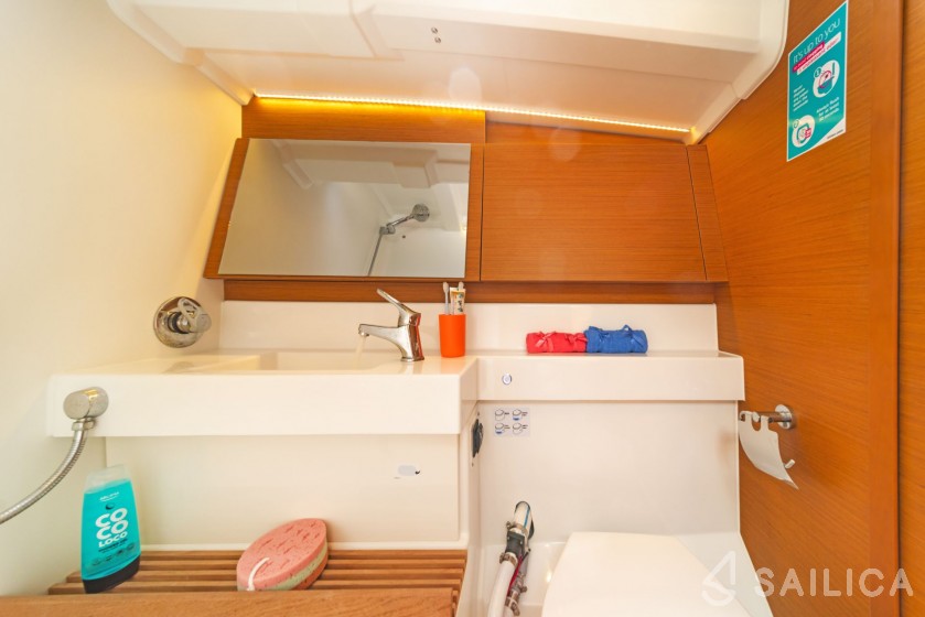 Sun Odyssey 490 - Yacht Charter Sailica