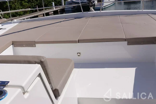 Bali 4.4 - Yacht Charter Sailica