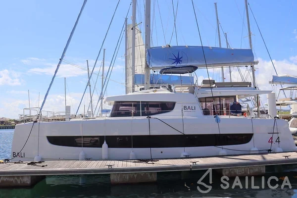 Bali 4.4 - Yacht Charter Sailica