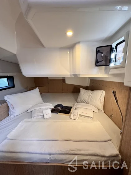 Bavaria C42 - Yacht Charter Sailica