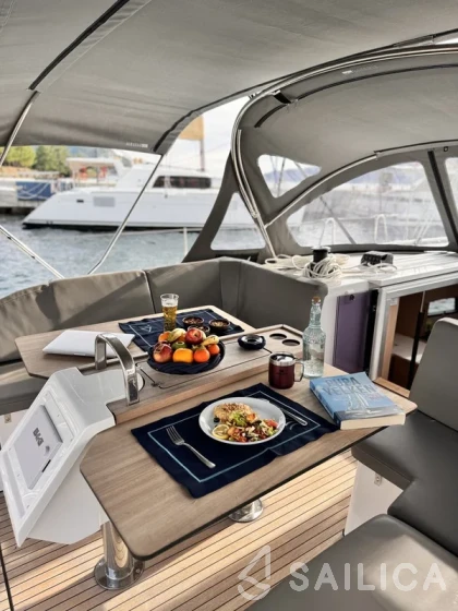 Bavaria C42 - Yacht Charter Sailica