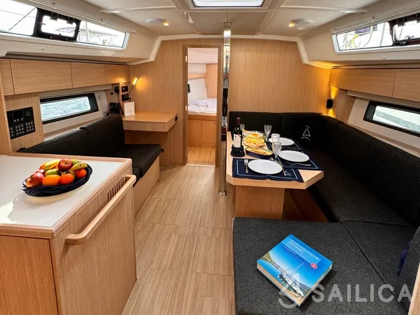 Bavaria C42 - Yacht Charter Sailica