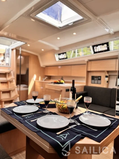 Bavaria C42 - Yacht Charter Sailica