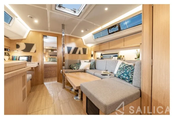Bavaria C42 - Yacht Charter Sailica