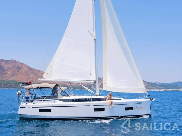 Bavaria C42 - Yacht Charter Sailica