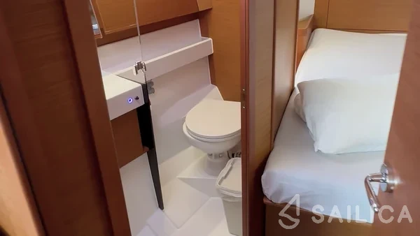 Sun Odyssey 410 - Yacht Charter Sailica