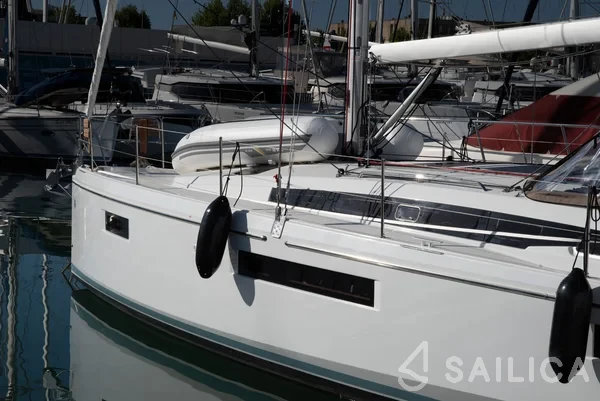 Sun Odyssey 410 - Yacht Charter Sailica