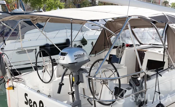 Sun Odyssey 410 - Yacht Charter Sailica