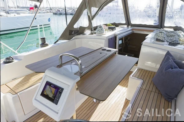Bavaria C38 - Yacht Charter Sailica