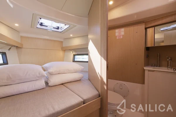 Bavaria C38 - Yacht Charter Sailica