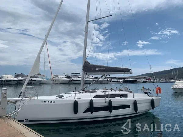Dufour 37 - Yacht Charter Sailica